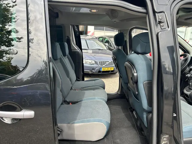 Citroën Berlingo 1.2 PureTech XTR 2016 Benzine 19