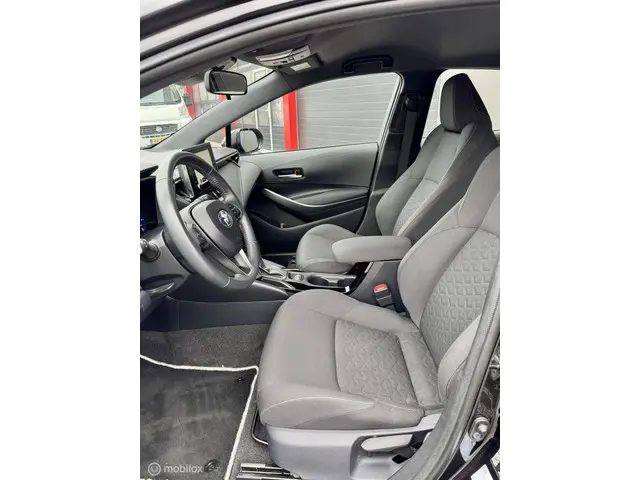 Toyota Corolla 1.8 Hybrid Active 2023 Hybride Benzine 7