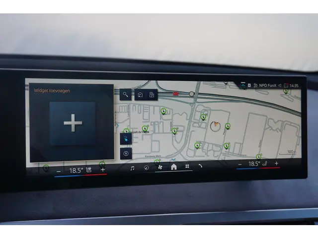 BMW iX xDrive60 2025 Elektrisch 26
