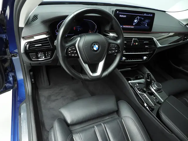 BMW 5 Serie Sedan 520i 2021 Benzine 6