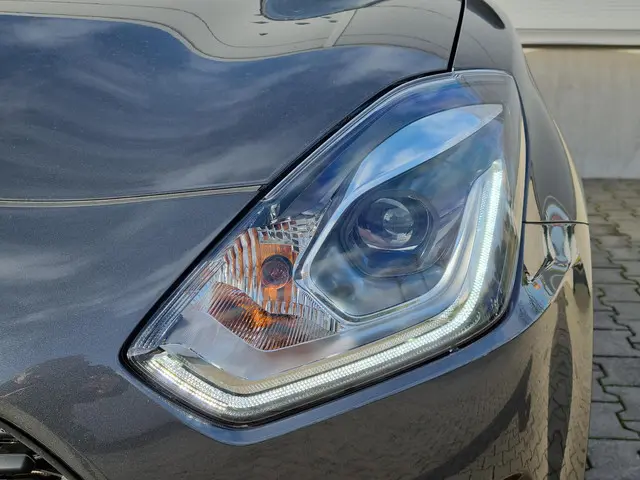 Suzuki Swift 1.2 Select Smart Hybrid 2023 Benzine 11