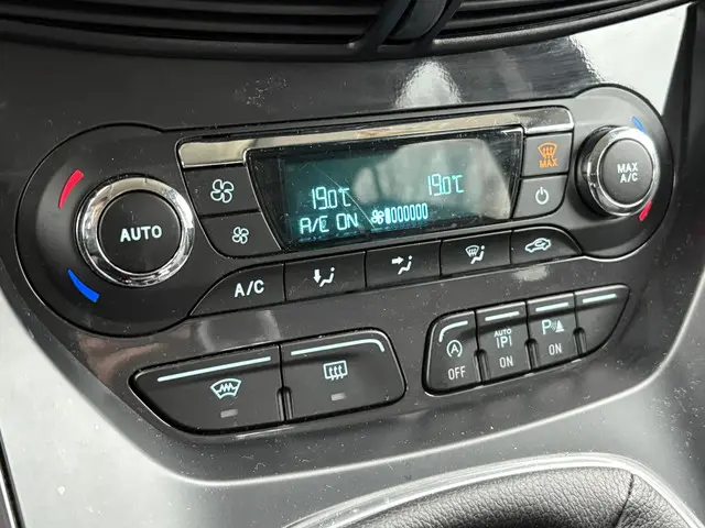 Ford Kuga 1.5 Titanium 2015 Benzine 16