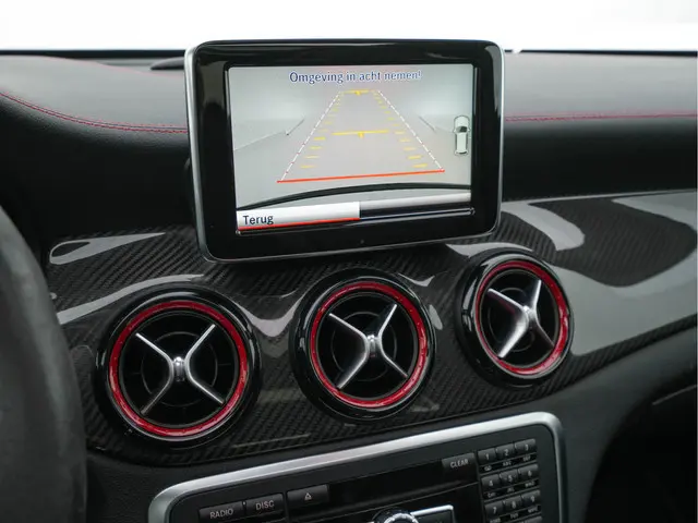 Mercedes-Benz GLA 45 AMG 4-Matic 2015 Benzine 15