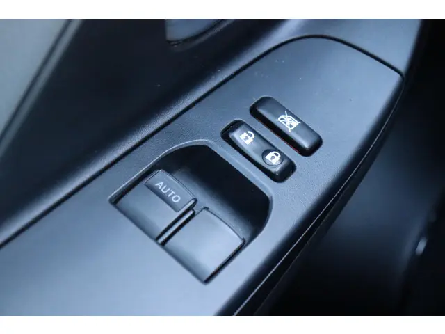 Toyota Yaris 1.0 VVT-i Aspiration, Trekhaak 2017 Benzine 18