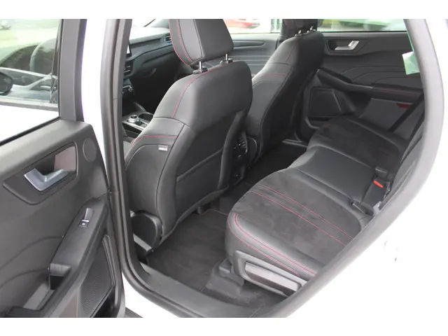 Ford Kuga 2.5 PHEV ST-Line X 2024 Hybride Benzine 18