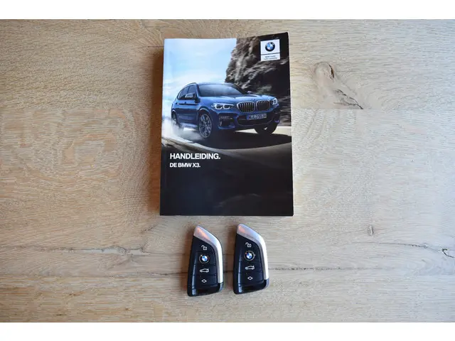 BMW X3 xDrive20i High Executive 2018 Benzine 36