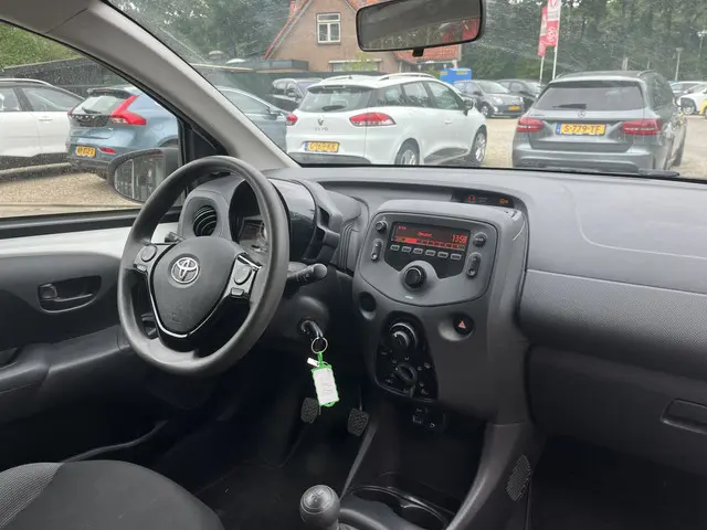 Toyota Aygo 1.0 VVT-i x-fun 1e Eigenaar 2018 Benzine 7