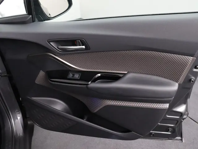 Toyota C-HR 1.8 Hybrid Active 2021 Hybride Benzine 34