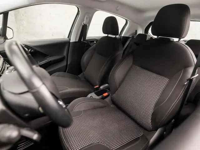 Peugeot 208 1.2 PureTech Sport 2018 Benzine 13