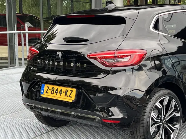 Mitsubishi Colt 1.0T MT First Edition 2024 Benzine 29