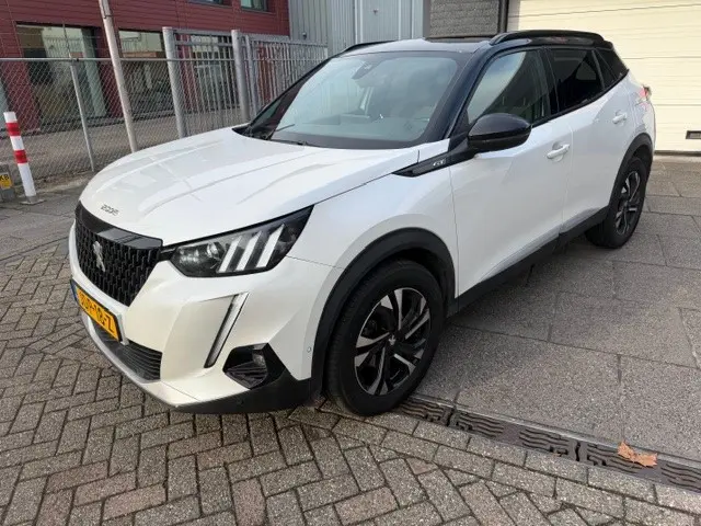 Peugeot 2008 1.2 PureTech GT 2021 Benzine 2