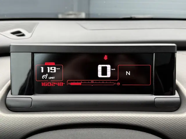 Citroën C4 Cactus 1.2 e-VTi Shine 2015 Benzine 23