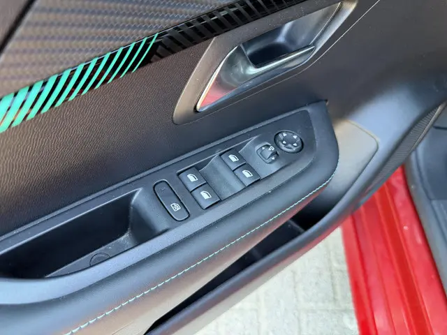 Peugeot 208 1.2 Turbo 100 PK Allure Pack 2023 Benzine 11