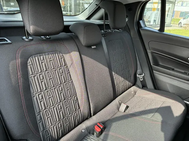 Fiat 600 600e RED 54 kWh 2025 Elektrisch 10