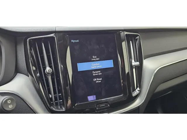 Volvo XC60 2.0 B4 Momentum 2021 Benzine 26