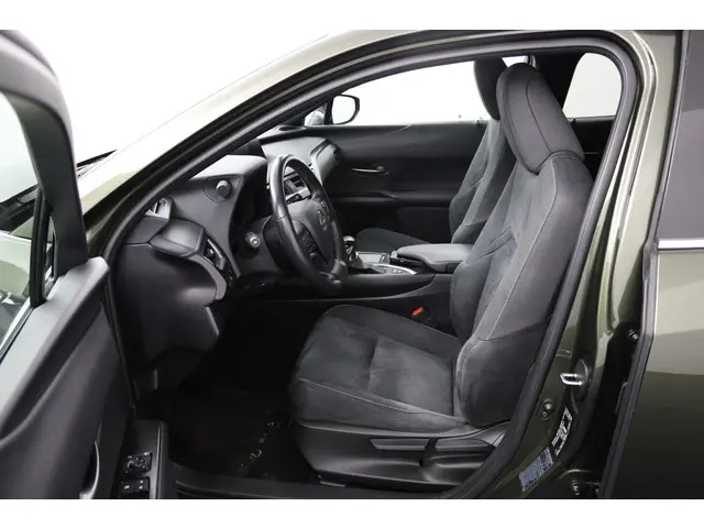 Lexus UX 250h Business Line 2021 Hybride Benzine 17