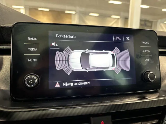Škoda Kamiq 1.0 Tsi 110pk Monte Carlo 2021 Benzine 10