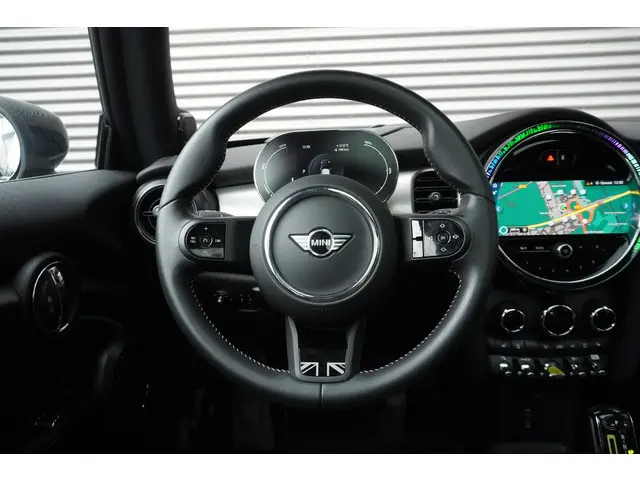 MINI Electric Cooper SE 2023 Elektrisch 7