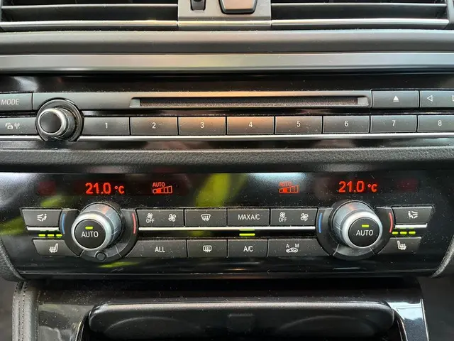 BMW 5 Serie 520i // NL PRIJS 14499 // Nieuwe APK 2013 Benzine 11
