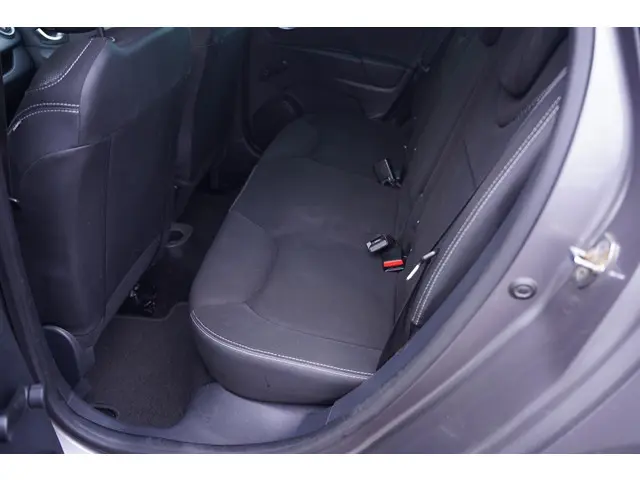 Renault Clio Estate 0.9 TCe Night&Day 2015 Benzine 31