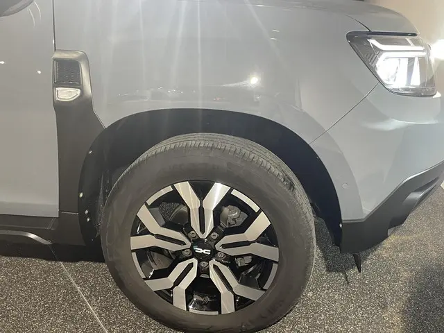 Dacia Duster 1.3 TCe 150 Journey 2024 Benzine 24