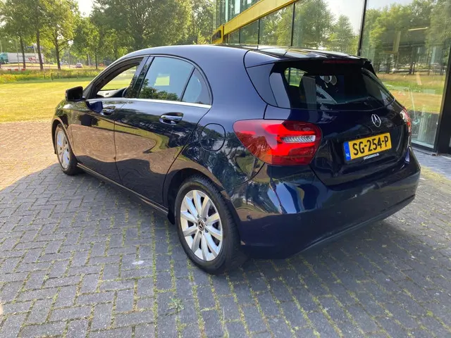 Mercedes-Benz A-Klasse 180 Business Solution 2018 Benzine 3