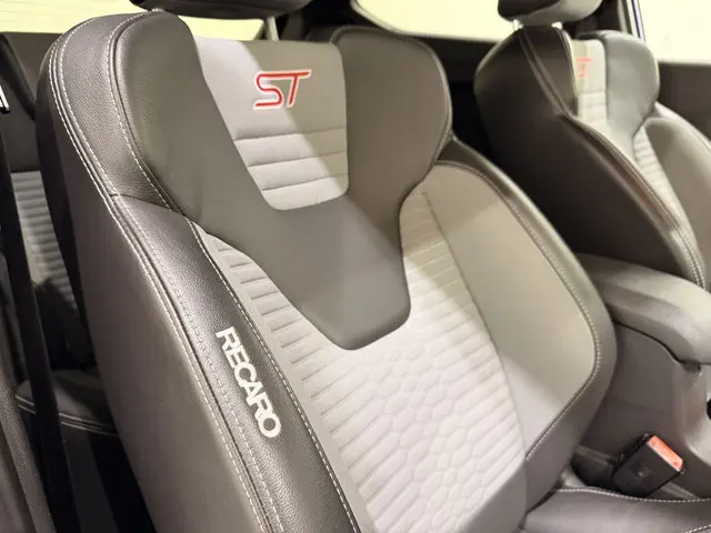 Ford Fiesta 1.6 ST2 180PK Navi/Clima 2014 Benzine 27