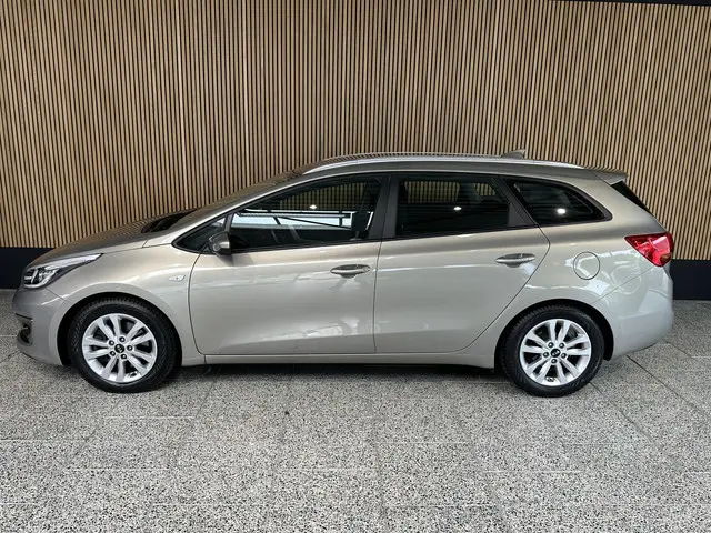 Kia cee'd Sportswagon 1.6 GDI ComfortPlusLine 2017 Benzine 3