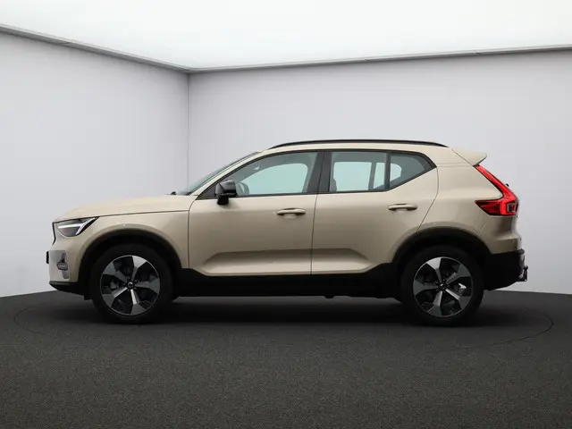 Volvo XC40 2.0 B4 Plus Dark 2025 Benzine 5