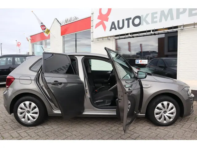 Volkswagen Polo 1.0 TSI COMFORTLINE 2021 Benzine 25