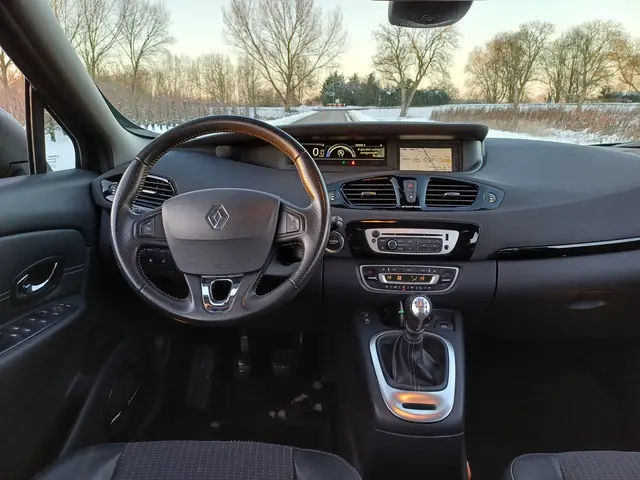 Renault Grand Scénic 1.5 dCi Bose 2014 Diesel 31