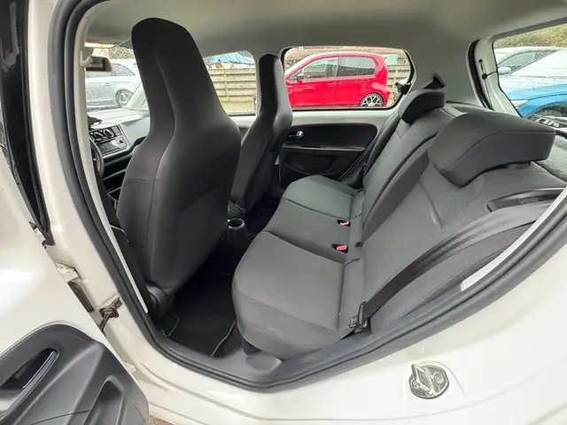 Volkswagen up! 1.0 BMT move up! 2017 Benzine 19