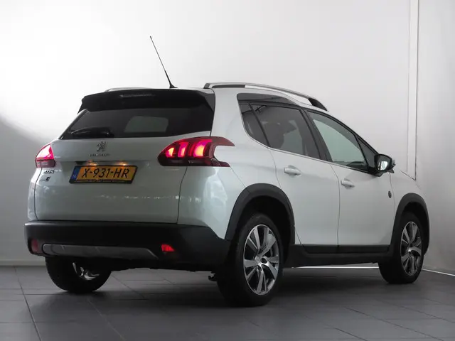 Peugeot 2008 1.2 PureTech Allure 2018 Benzine 2