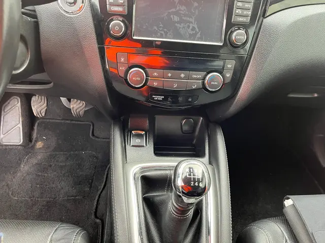 Nissan QASHQAI 1.2 Tekna - Front Schade - BPM 2014 Benzine 21