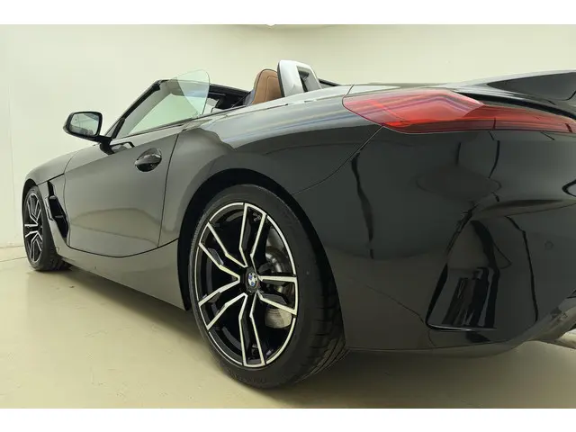 BMW Z4 Roadster sDrive20i High Executive 2024 Benzine 40