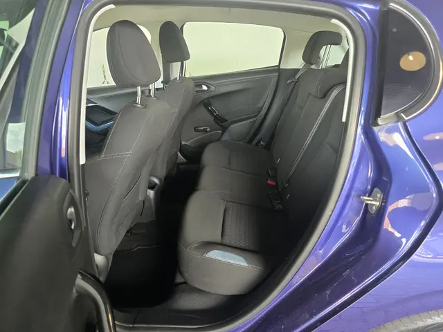 Peugeot 208 1.4 VTi Allure 2012 Benzine 12