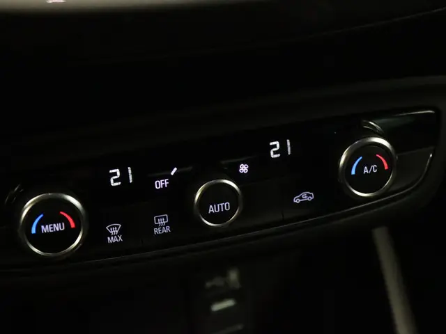 Opel Crossland X 1.2 Turbo Innovation 2017 Benzine 38