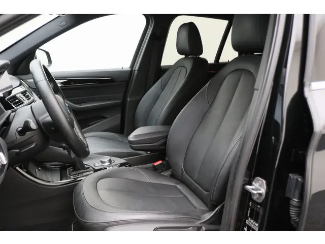 BMW X1 sDrive18i Centennial High Executive 2016 Benzine 10