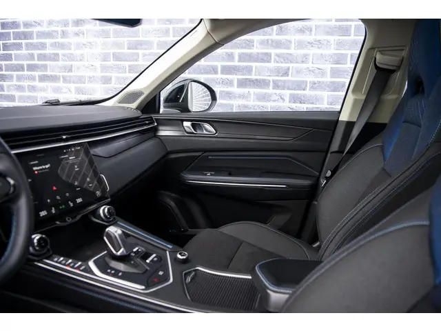 Lynk & Co 01 Plug-in Hybrid 2021 Hybride Benzine 16