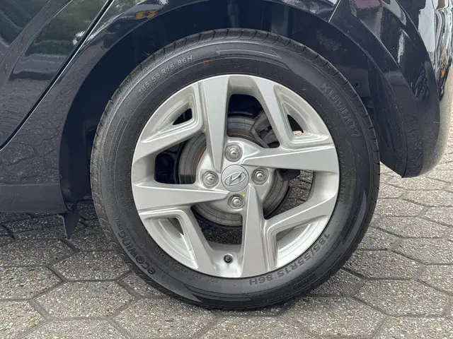 Hyundai i10 1.0 Comfort 5-zits 2022 Benzine 11