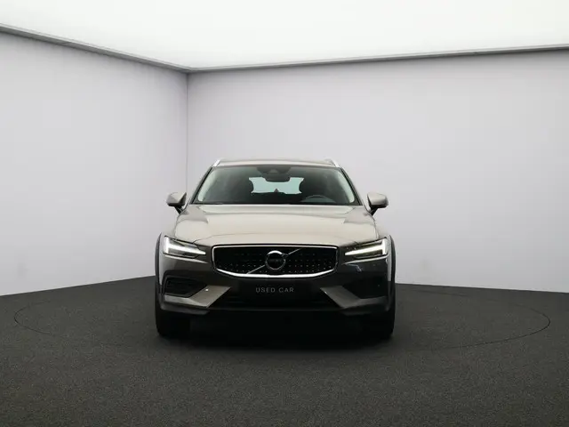 Volvo V60 Cross Country 2.0 B5 AWD Pro 2020 Benzine 32