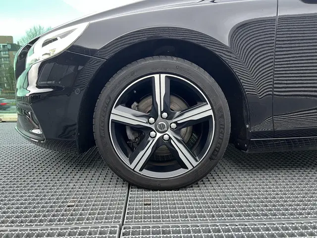 Volvo V40 2.0 T4 Business Sport 2018 Benzine 4