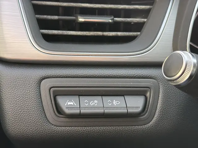 Renault Captur 1.3 TCe 140 Intens 2021 Benzine 27