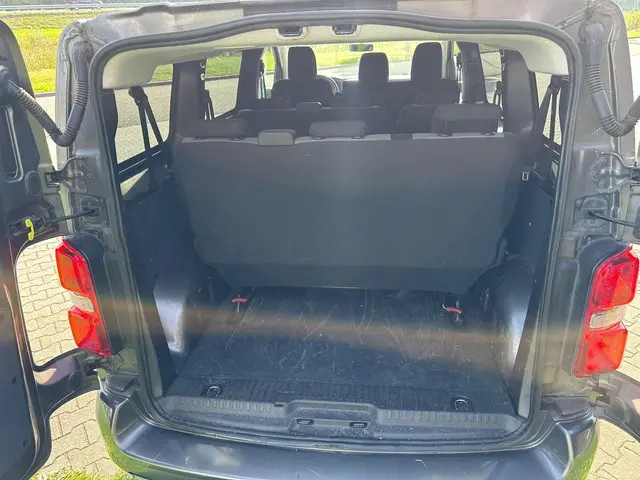 Peugeot Traveller 1.6 HDI Long 9 persoons 2018 Diesel 3