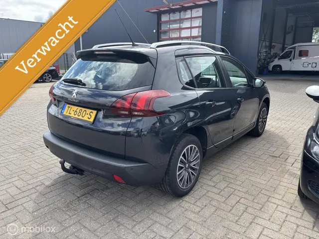 Peugeot 2008 1.2 PureTech Blue Lion 2018 Benzine 4