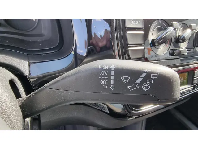 Volkswagen up! 1.0 move up! 2013 Benzine 20