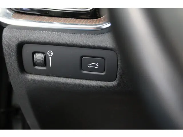 Volvo V60 2.0 D3 Momentum Pro 2020 Diesel 36