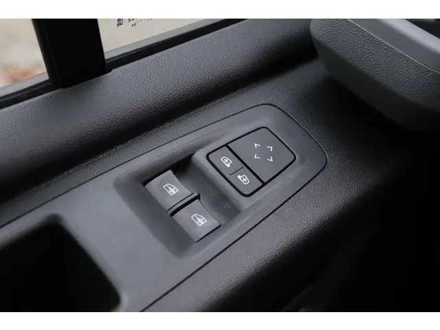 Renault Master T35 2.0 dCi 130 L2H2 Advance 2024 Diesel 11