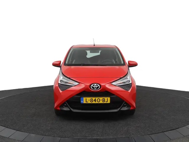 Toyota Aygo 1.0 VVT-i x-play 2021 Benzine 16