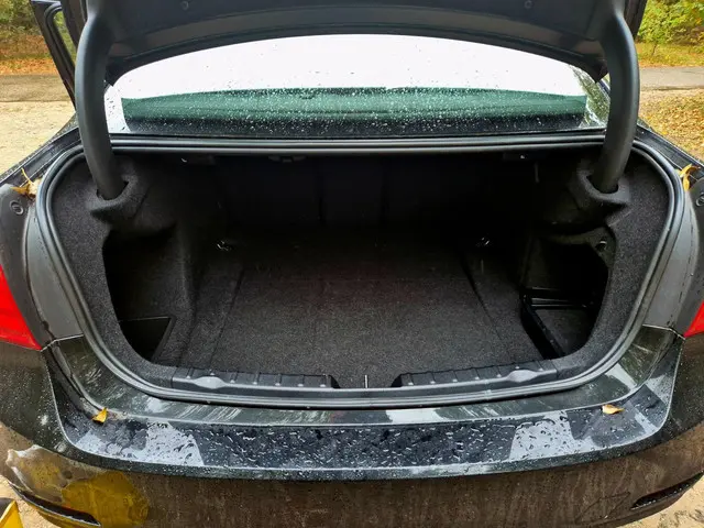 BMW 3 Serie 320i Executive . 83.000 km nap 2012 Benzine 19